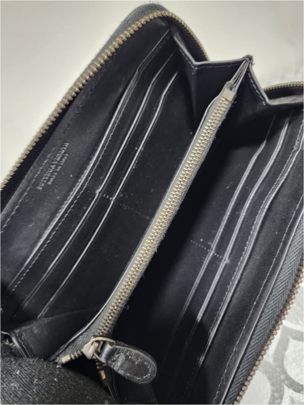 Authentic BOTTEGA VENETA Nappa Intrecciato Zip Around Wallet Black - Picture 10 of 11